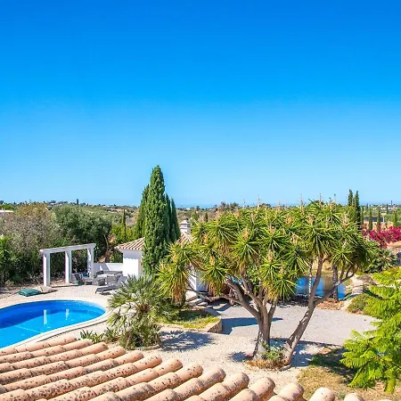 Yoba Horse Farm - Charming 3-bedroom Villa *