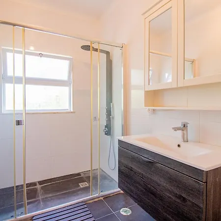 Yoba Horse Farm - Charming 3-bedroom Villa