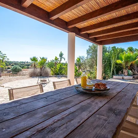 Yoba Horse Farm - Charming 3-bedroom Villa *